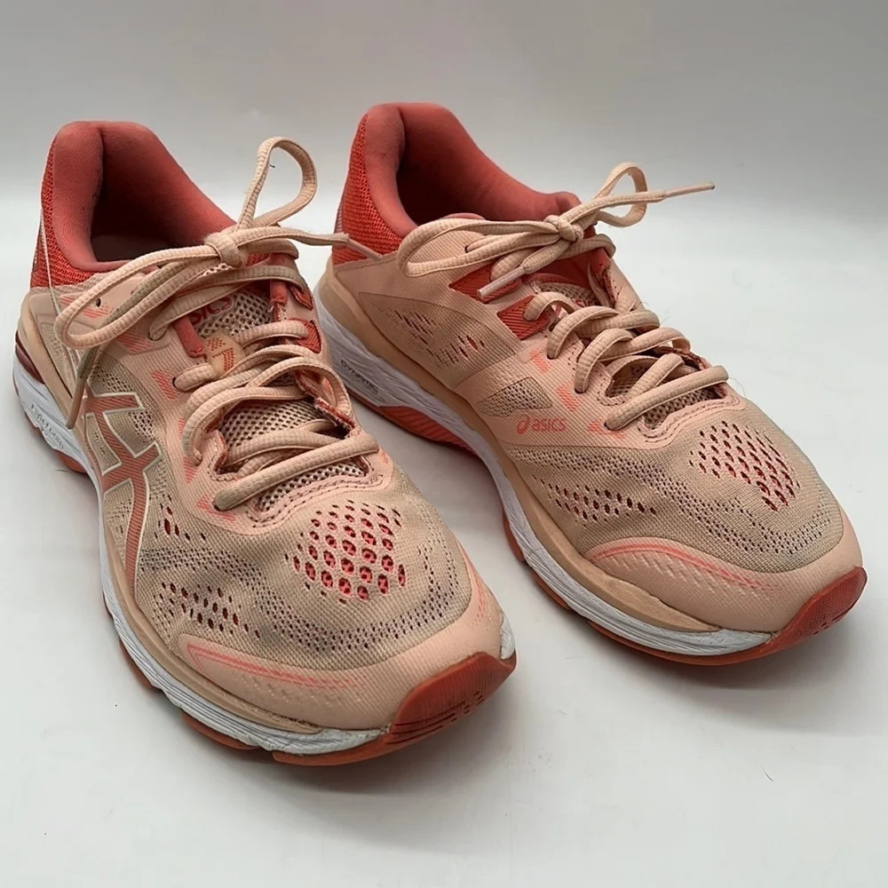 Asics GT-2000 in Peach Tones - Size 7 1/2